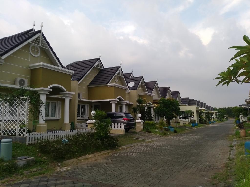 Jasmine Park Guest House Semarang Eksteriør bilde