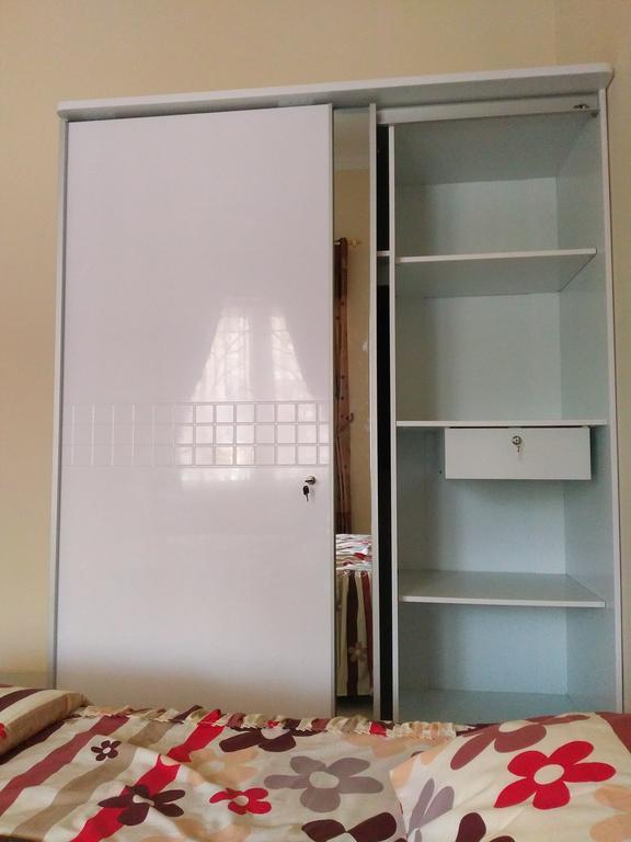 Jasmine Park Guest House Semarang Eksteriør bilde