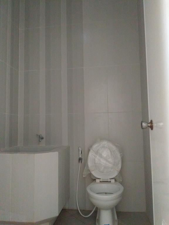 Jasmine Park Guest House Semarang Eksteriør bilde