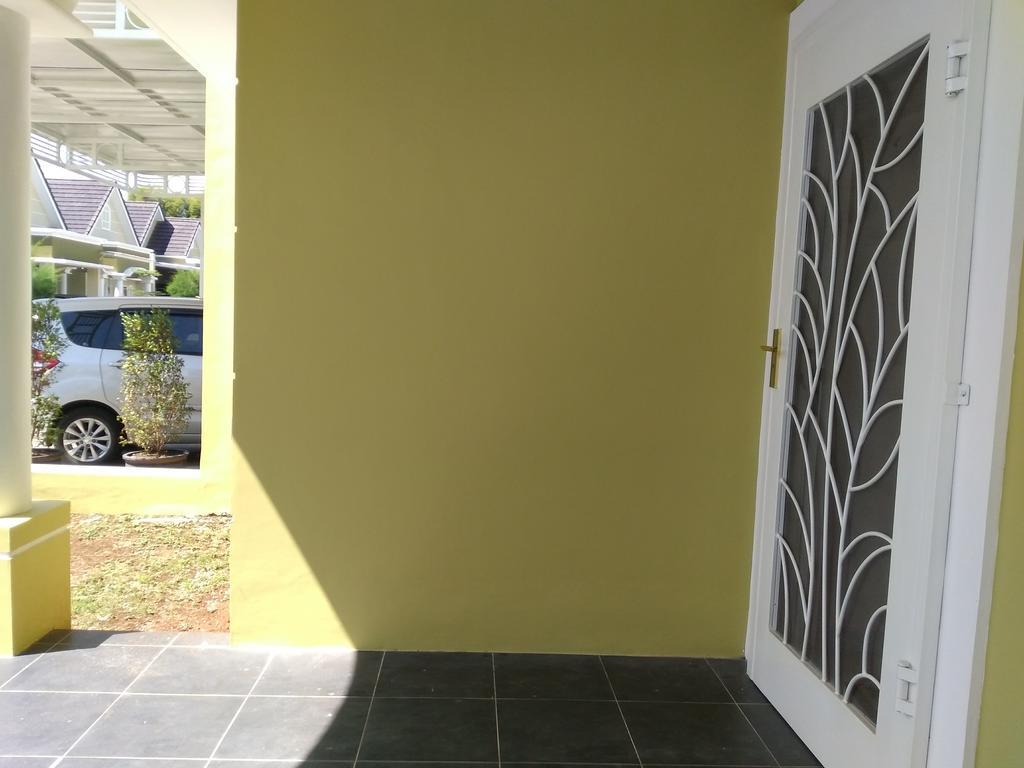 Jasmine Park Guest House Semarang Eksteriør bilde