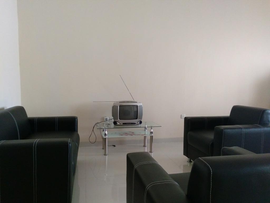 Jasmine Park Guest House Semarang Eksteriør bilde